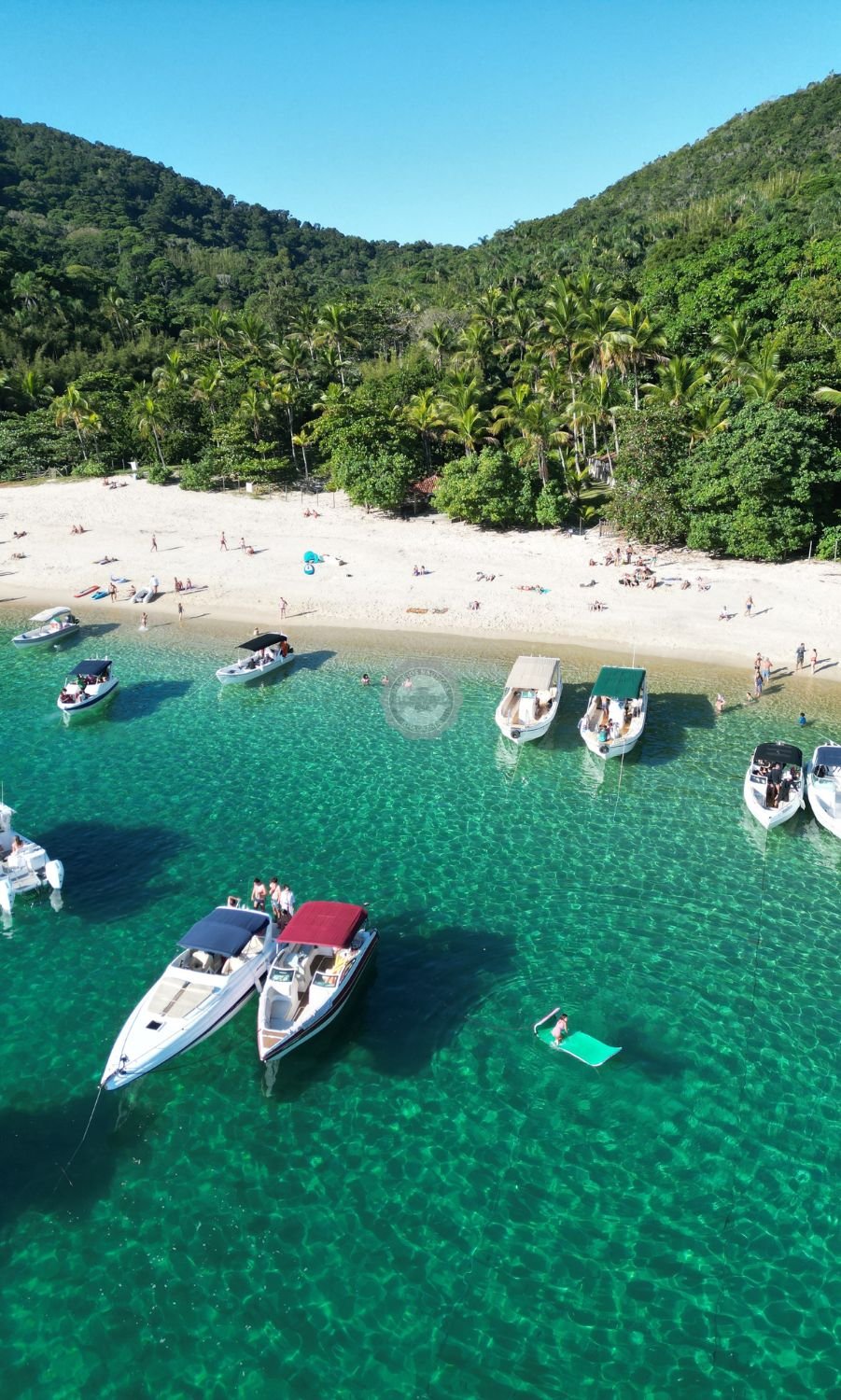 Passeio de Lancha Angra e Ilha Grande - Blessed Tour Passeios Náuticos