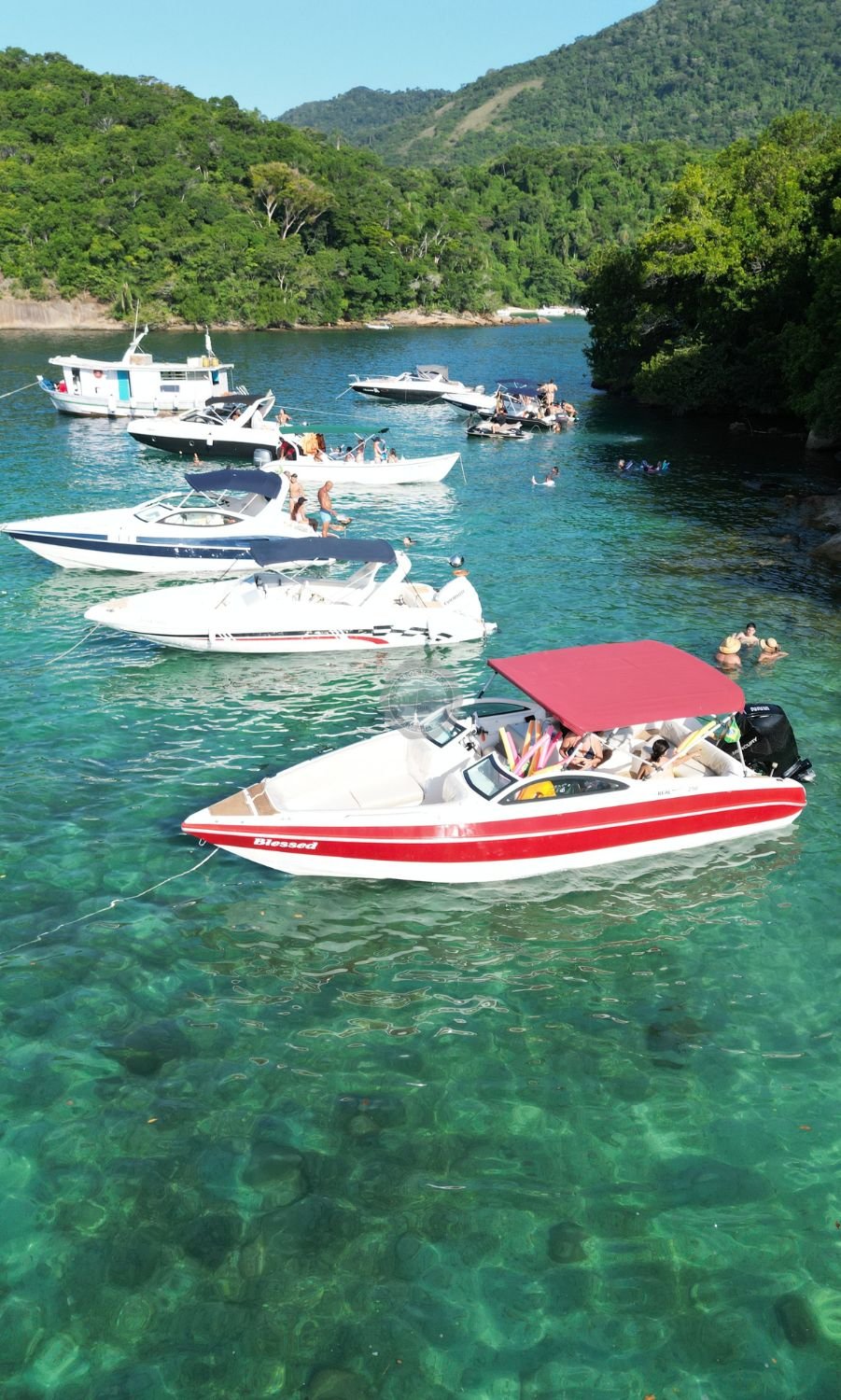 Meia Volta Ilha Grande Passeio de Lancha Angra e Ilha Grande - Blessed Tour Passeios Náuticos