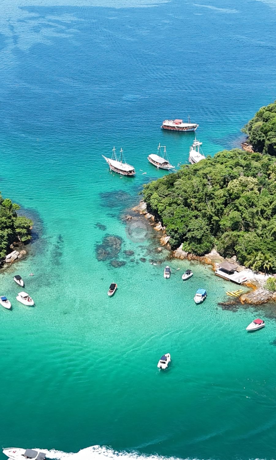 Meia Volta Ilha Grande Passeio de Lancha Angra e Ilha Grande - Blessed Tour Passeios Náuticos