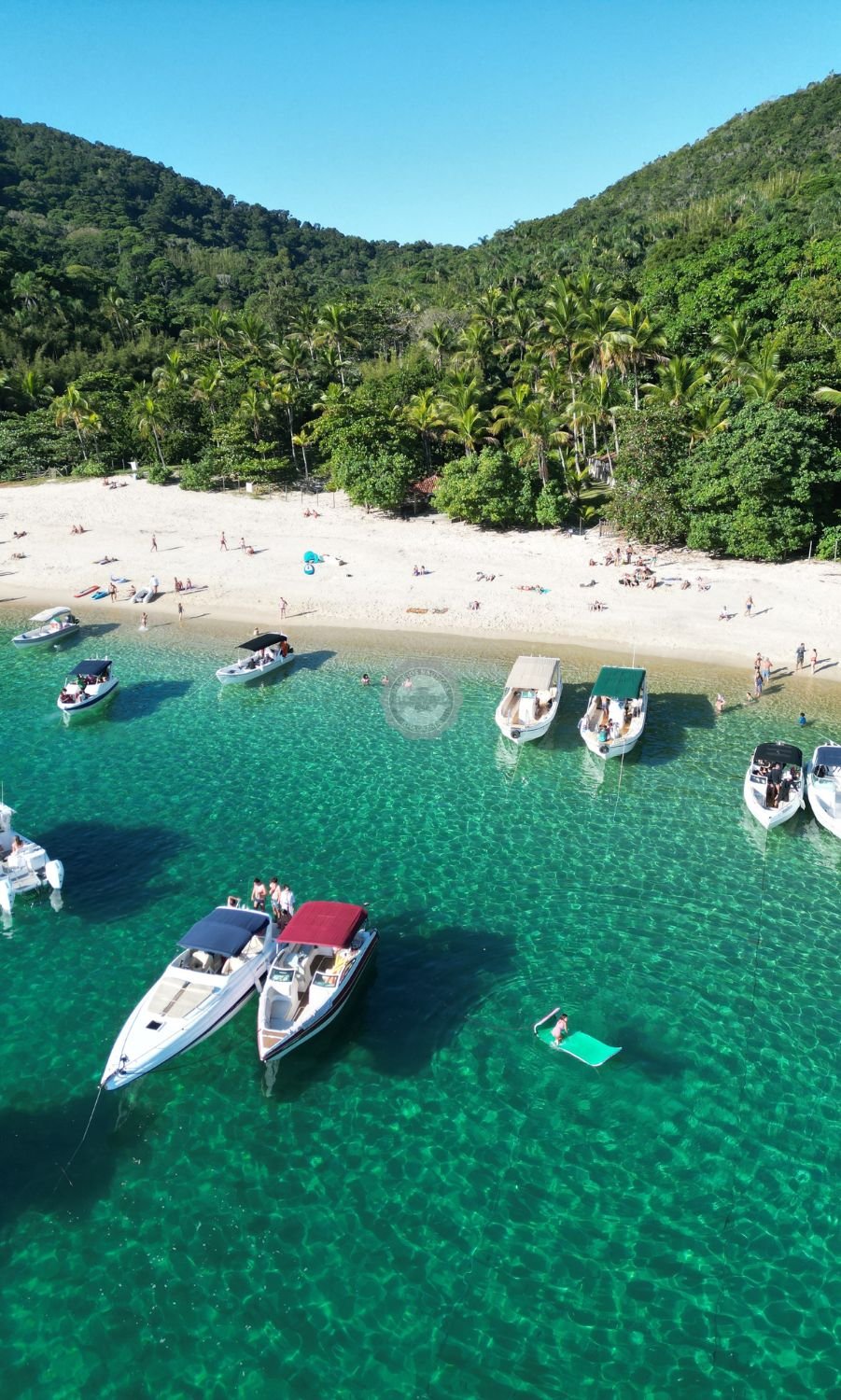 Passeio de Lancha Angra e Ilha Grande - Blessed Tour Passeios Náuticos